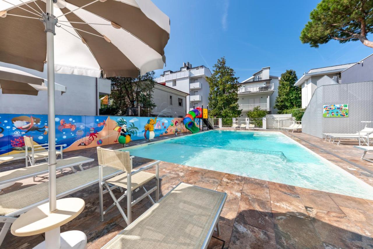 Residence Filmare Риччоне Екстер'єр фото