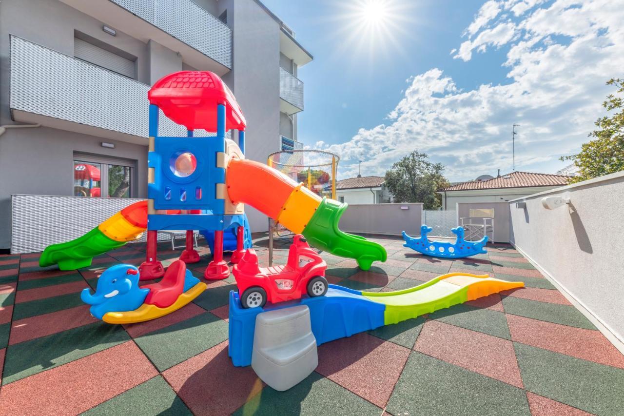 Residence Filmare Риччоне Екстер'єр фото